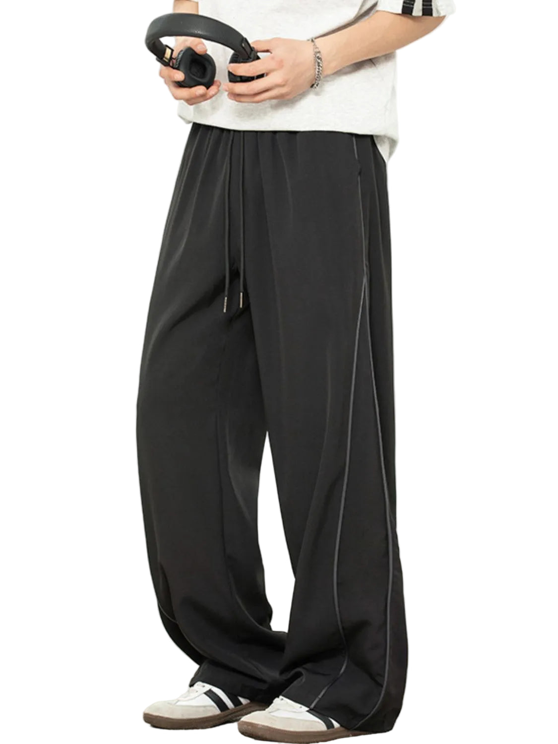 Black / M