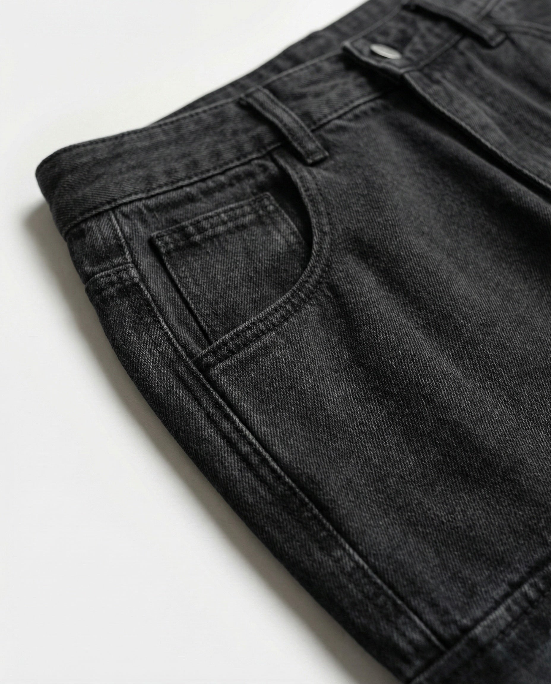 Curved Knife Wide-Leg Denim